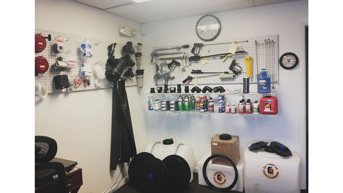 Chemical Containers Arcadia location - spray guns, small spray tanks and sprayer filters display