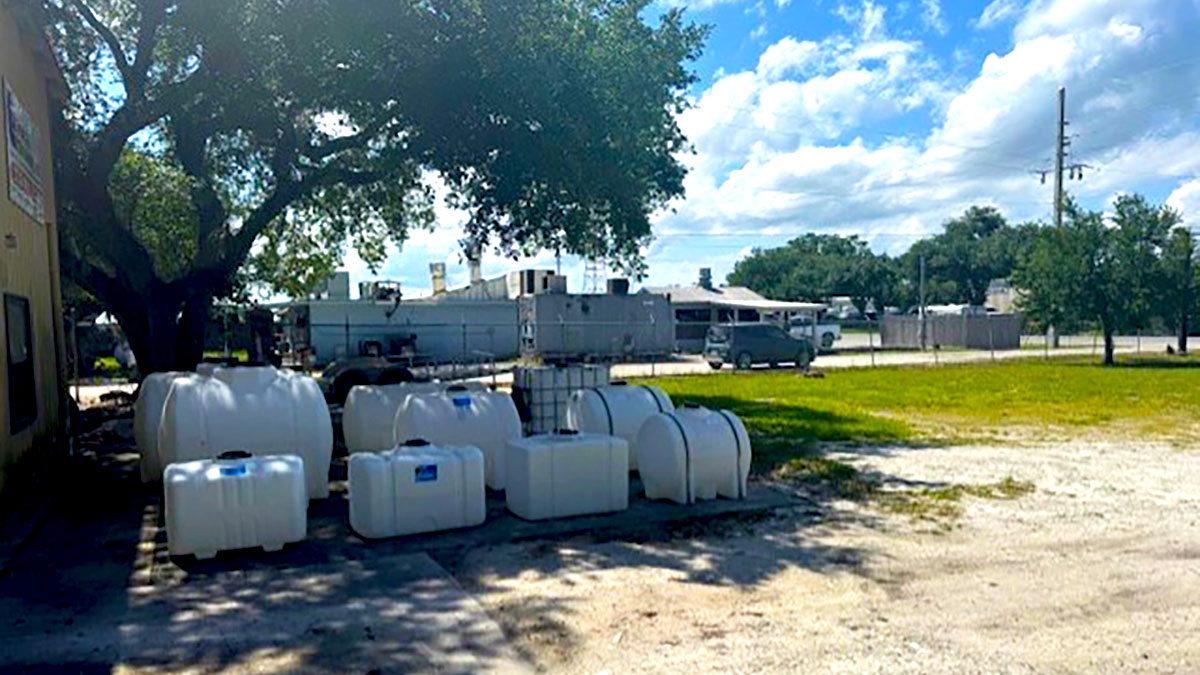 Chemical Containers Ft Pierce store - plastic tank yard
